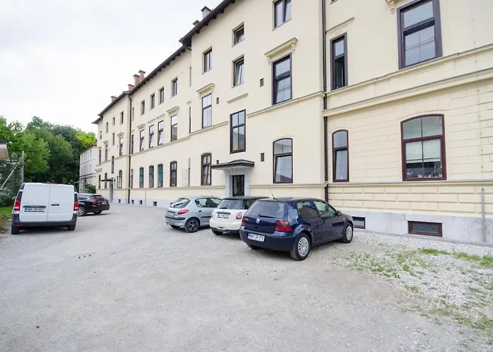 For Four With Free Parking Апартаменты